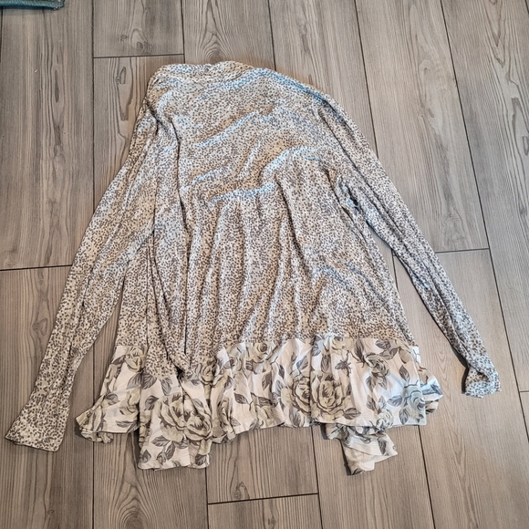 LOGO by Lori Goldstein Floral Trim Gray Cardigan Size L Pockets Stretchy Knit - Picture 4 of 5